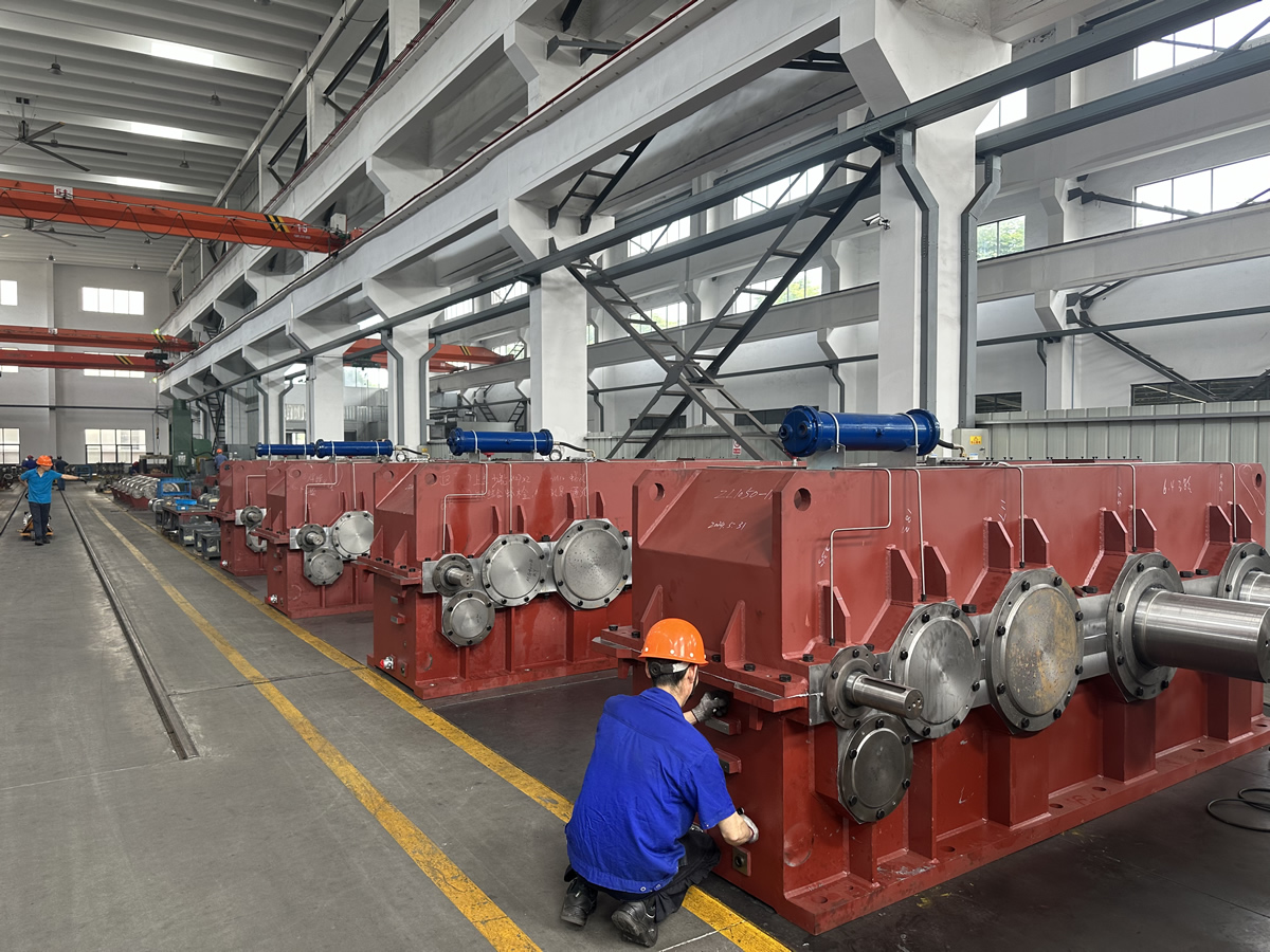 Actual Scene of Gearbox Production and Processing Workshop