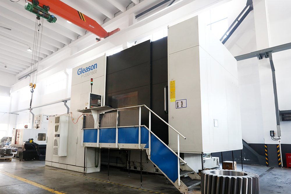 Large-Scale Reducer Production Equipment Operation